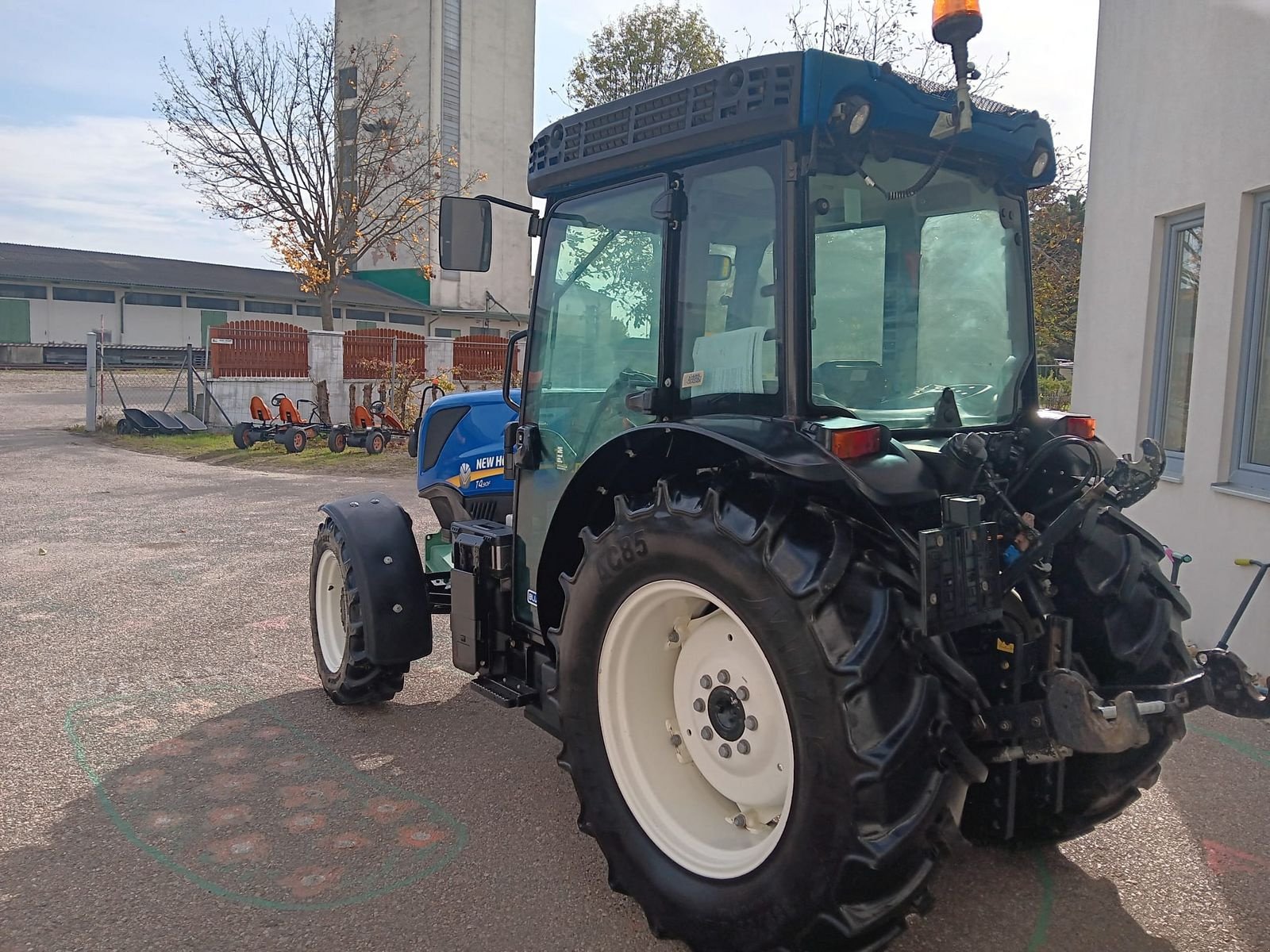 Traktor typu New Holland T4.90 F, Gebrauchtmaschine v Harmannsdorf-Rückersdorf (Obrázek 4)