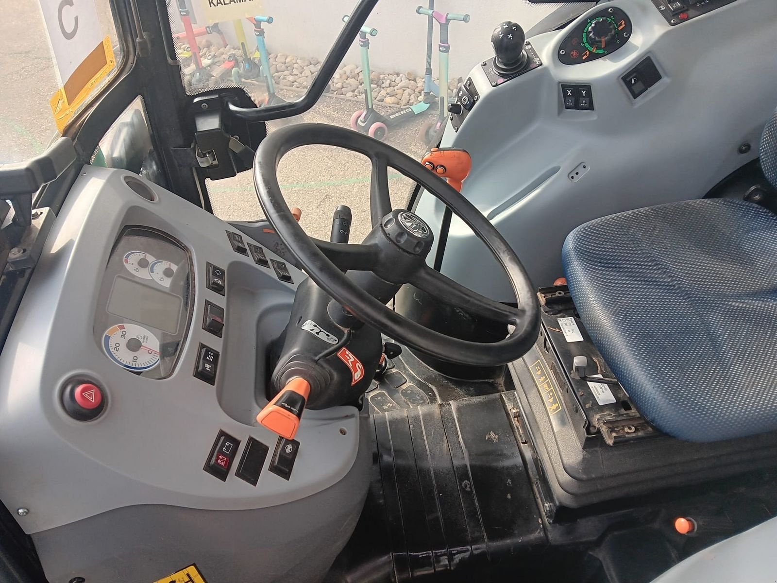 Traktor tipa New Holland T4.90 F, Gebrauchtmaschine u Harmannsdorf-Rückersdorf (Slika 21)