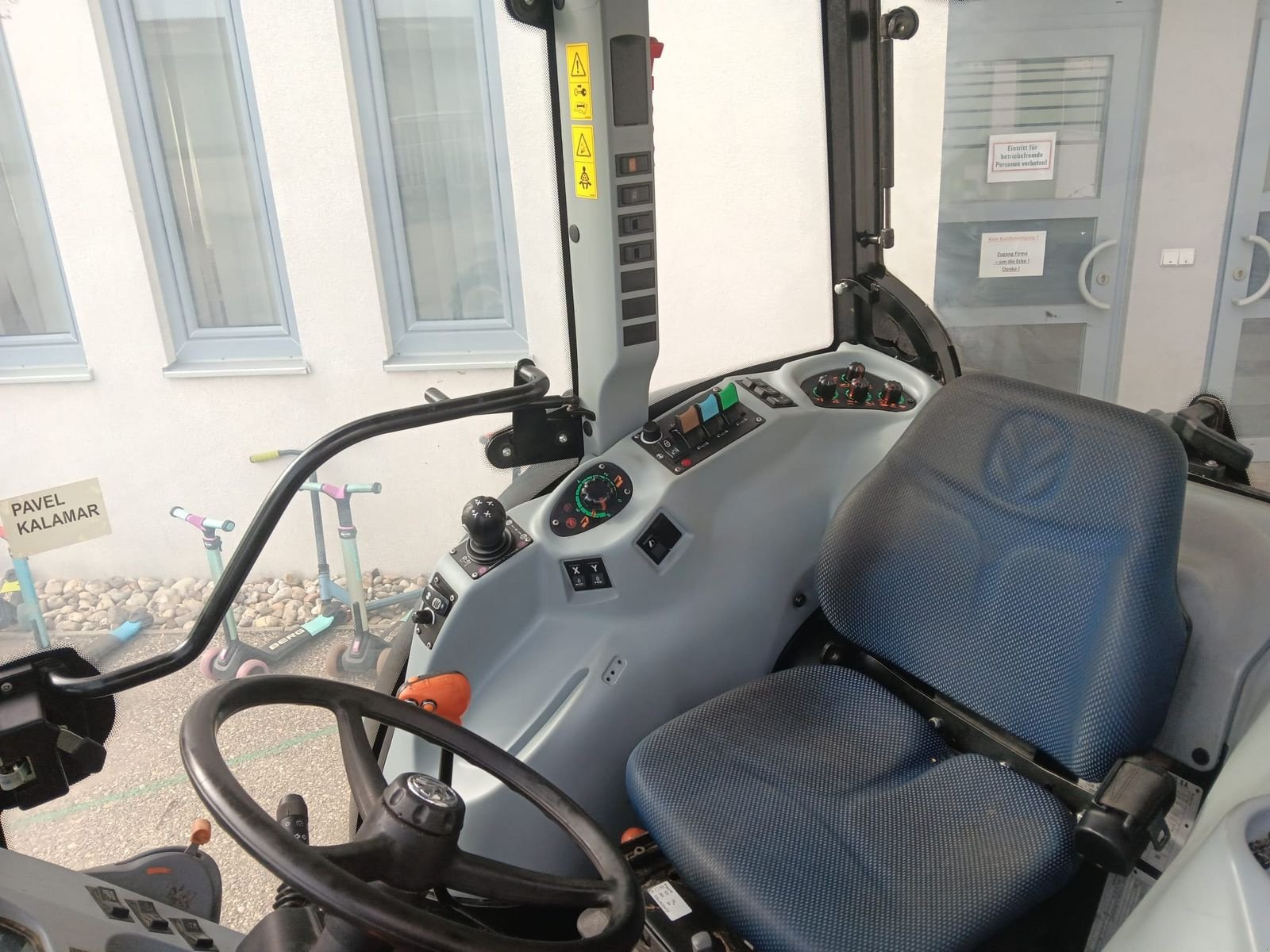 Traktor tipa New Holland T4.90 F, Gebrauchtmaschine u Harmannsdorf-Rückersdorf (Slika 19)