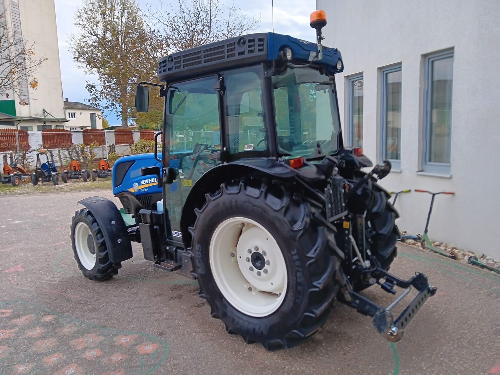 Traktor tipa New Holland T4.90 F, Gebrauchtmaschine u Harmannsdorf-Rückersdorf (Slika 5)