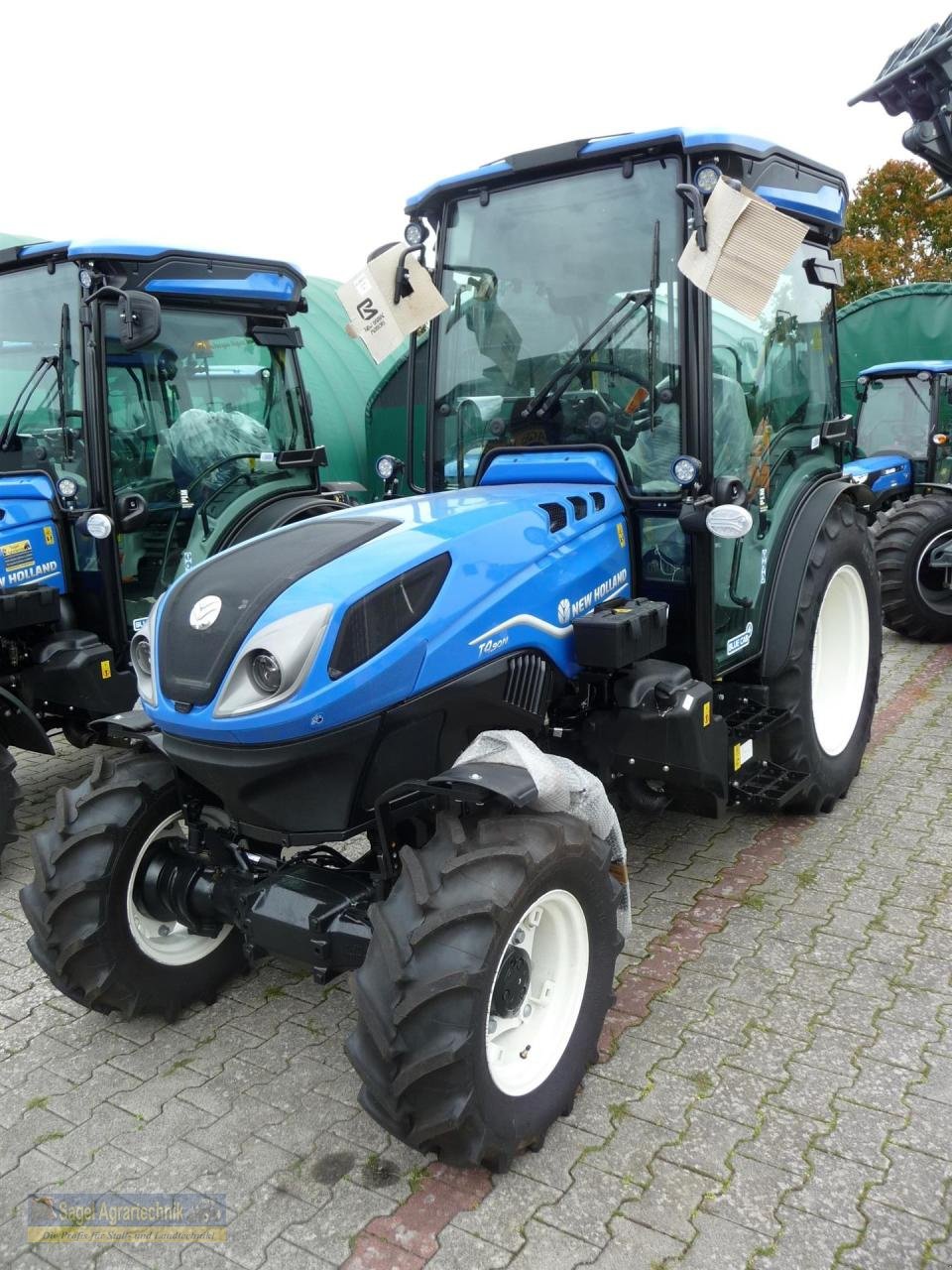 Traktor des Typs New Holland T4.90 N CAB Stage V, Neumaschine in Rhaunen (Bild 2)