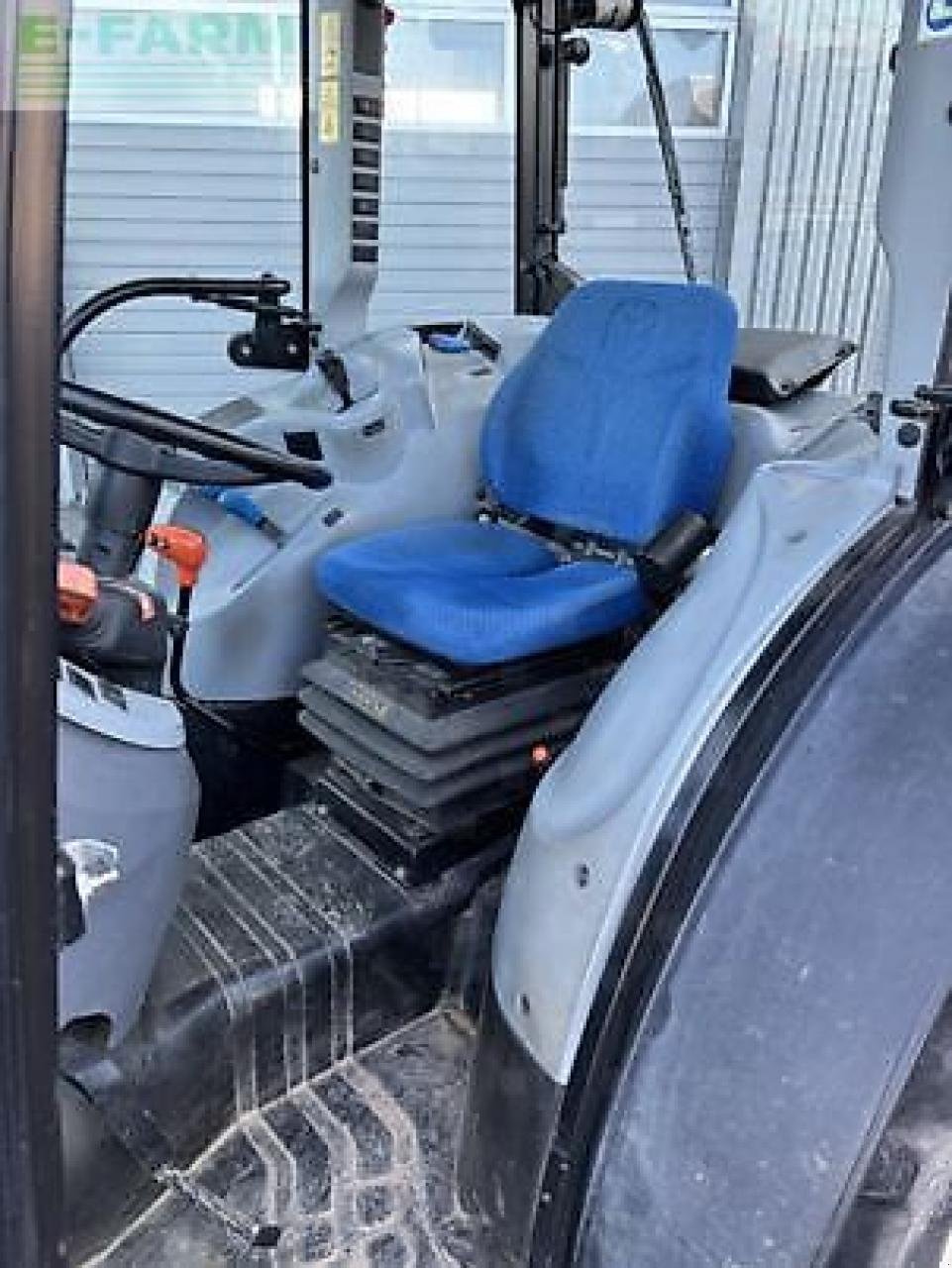 Traktor типа New Holland t4.90f F, Gebrauchtmaschine в MONFERRAN (Фотография 4)