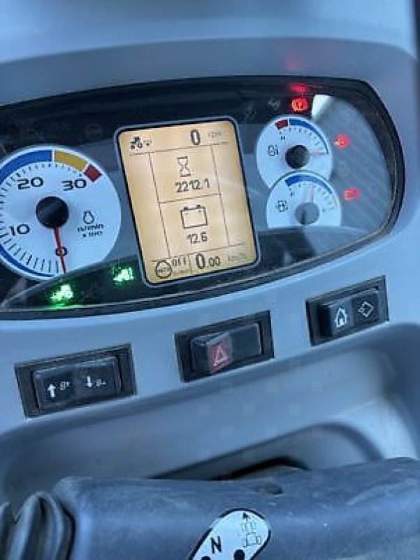 Traktor del tipo New Holland T4.90F, Gebrauchtmaschine en Carcassonne (Imagen 7)