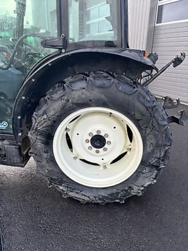 Traktor typu New Holland T4.90F, Gebrauchtmaschine v Carcassonne (Obrázek 9)