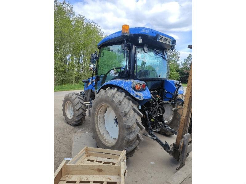 Traktor of the type New Holland T4S.65, Gebrauchtmaschine in PLUMELEC (Picture 4)