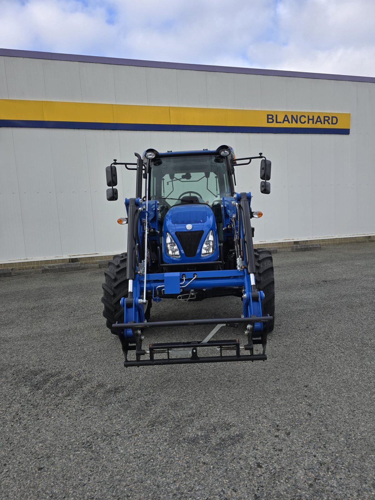 Traktor des Typs New Holland T4S.75, Gebrauchtmaschine in CONDE SUR VIRE (Bild 3)