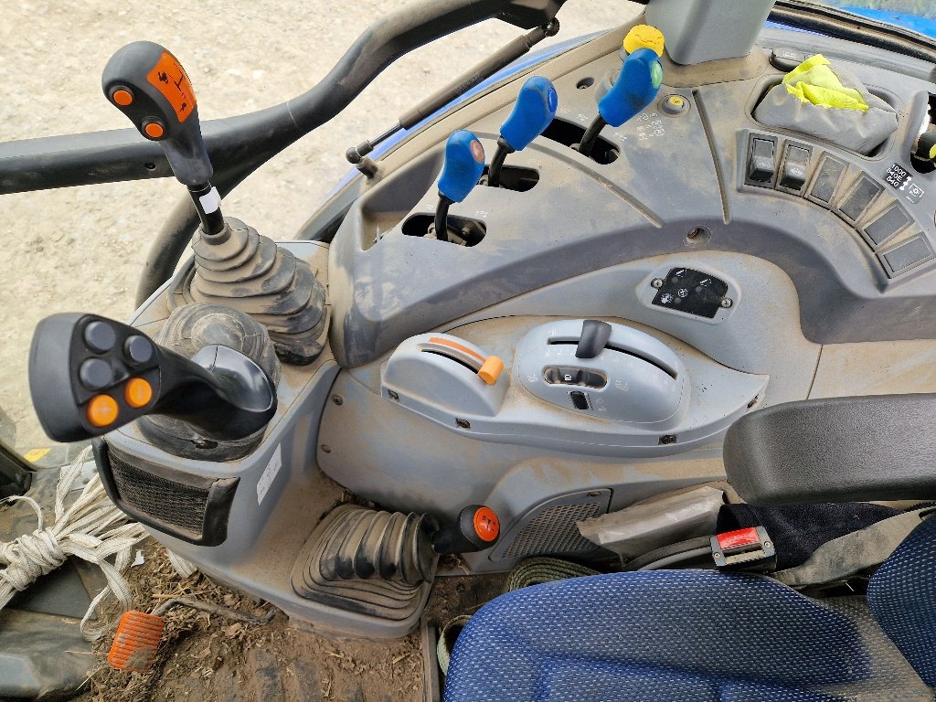 Traktor του τύπου New Holland T5-100 DC, Gebrauchtmaschine σε COULVAIN (Φωτογραφία 3)