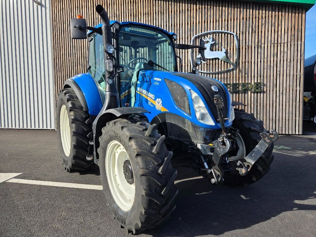 Traktor of the type New Holland T5-100, Gebrauchtmaschine in BRECEY (Picture 1)