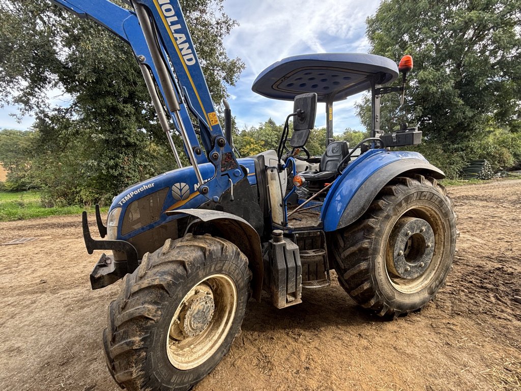 Traktor del tipo New Holland T5 105 ARCEAU, Gebrauchtmaschine In PIERRE BUFFIERE (Immagine 2)