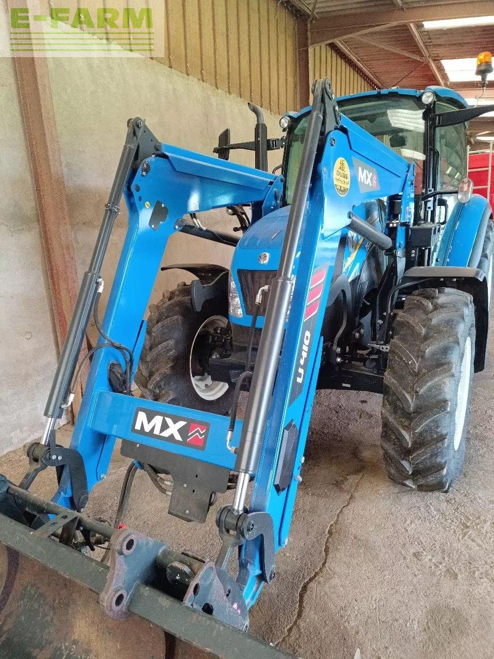Traktor du type New Holland t5 105 dual command, Gebrauchtmaschine en CHAUVONCOURT (Photo 2)