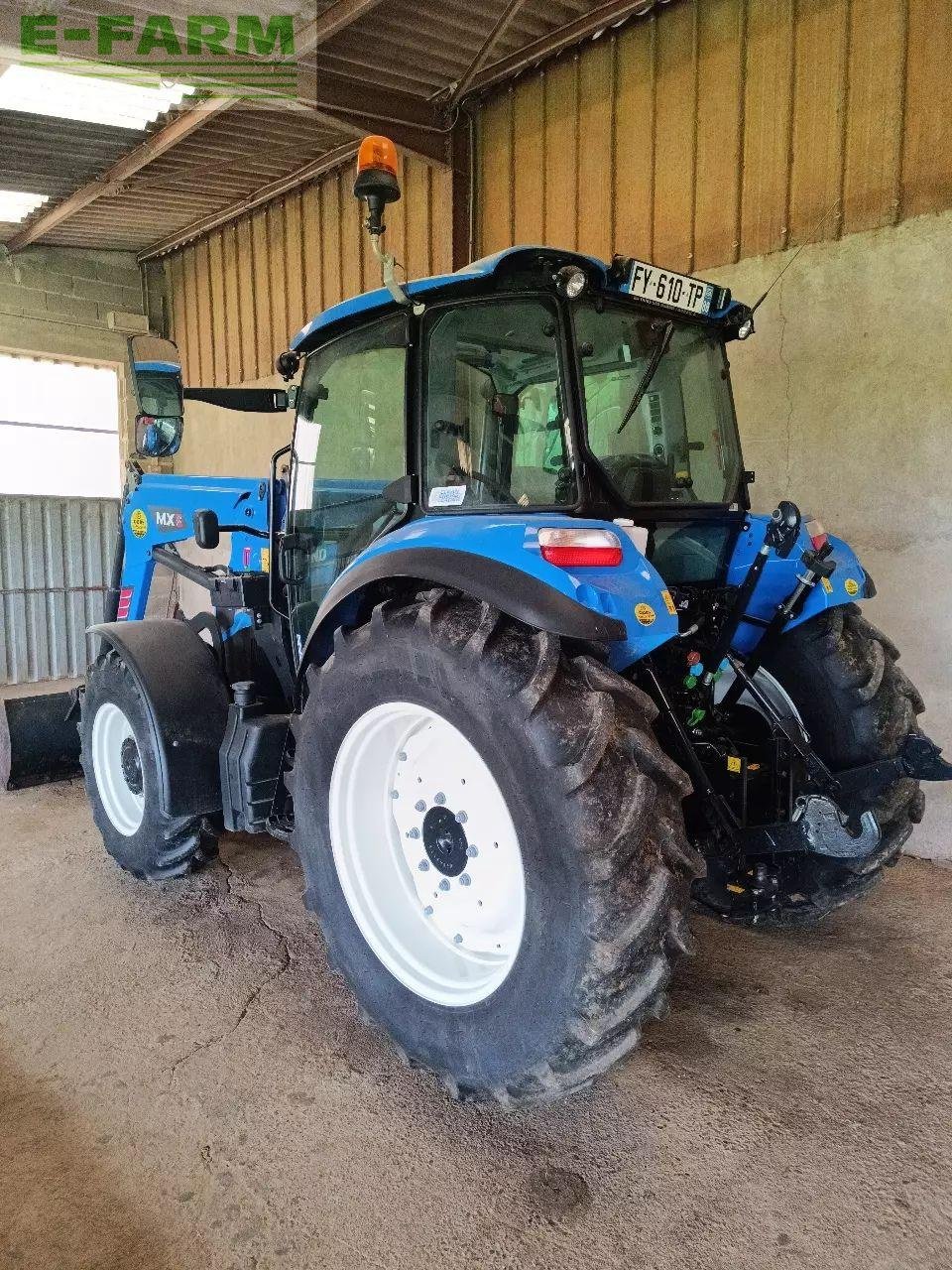 Traktor du type New Holland t5 105 dual command, Gebrauchtmaschine en CHAUVONCOURT (Photo 3)