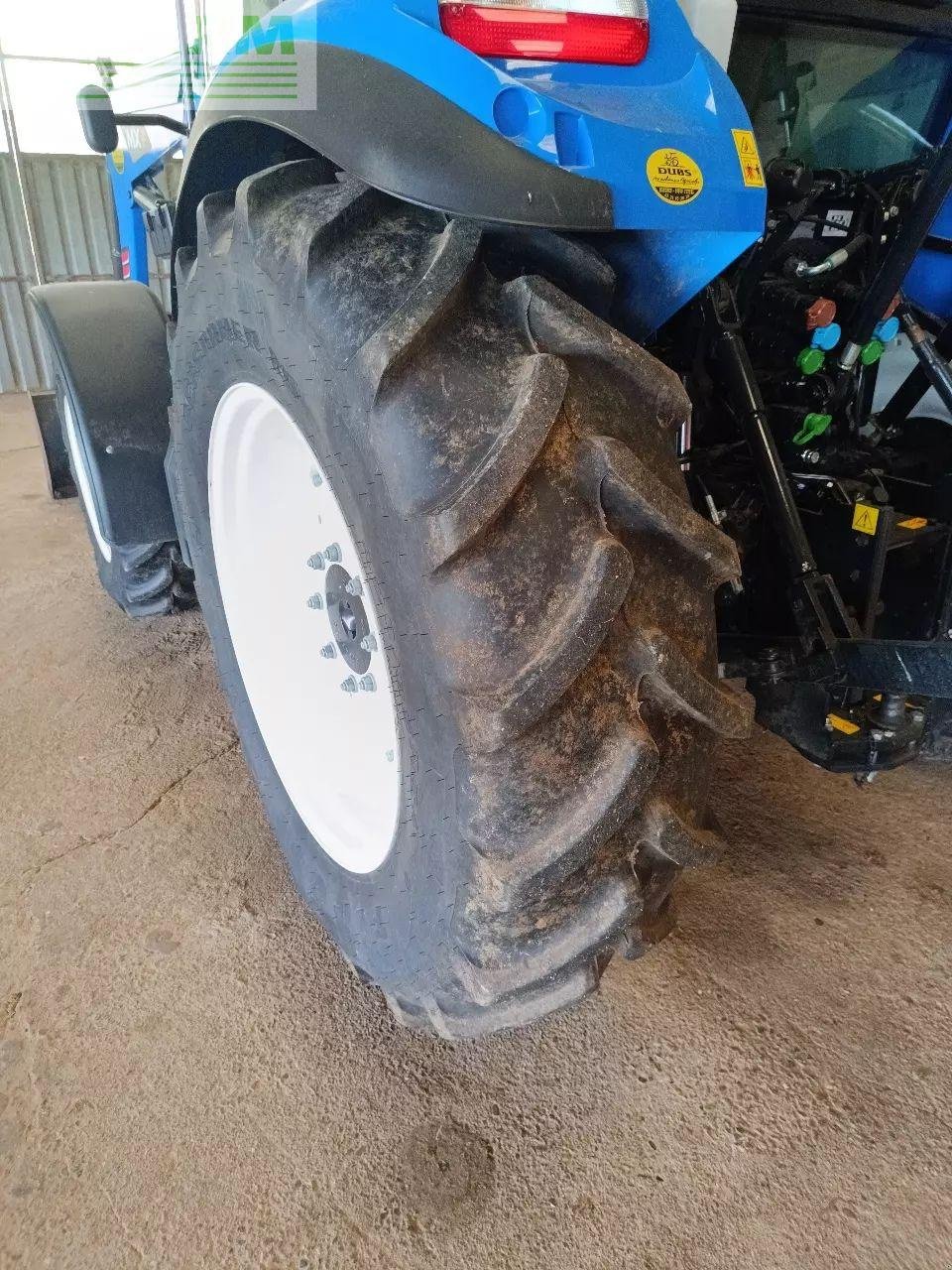Traktor du type New Holland t5 105 dual command, Gebrauchtmaschine en CHAUVONCOURT (Photo 7)