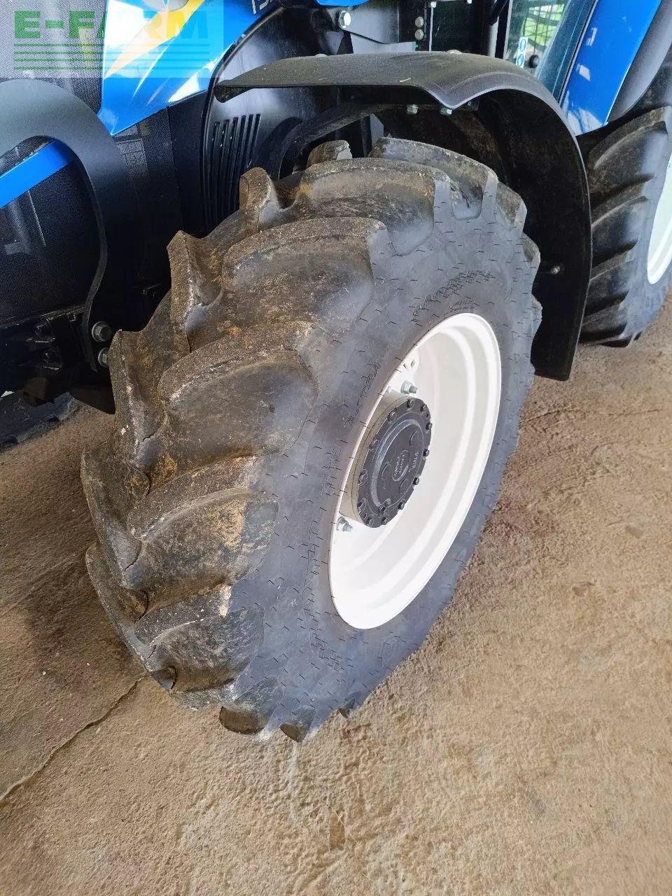 Traktor du type New Holland t5 105 dual command, Gebrauchtmaschine en CHAUVONCOURT (Photo 8)