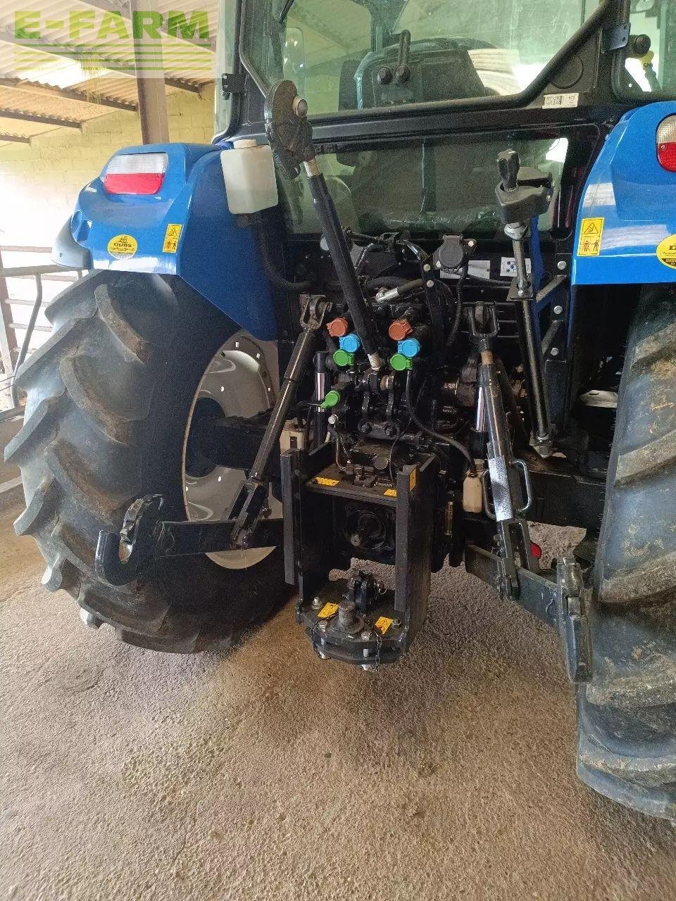 Traktor du type New Holland t5 105 dual command, Gebrauchtmaschine en CHAUVONCOURT (Photo 9)