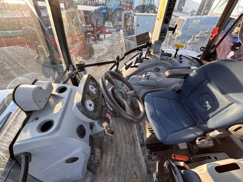 Traktor typu New Holland T5-105DC, Gebrauchtmaschine w ANTIGNY (Zdjęcie 5)