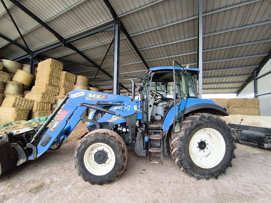 Traktor typu New Holland T5 110 Électro Command, Gebrauchtmaschine v Saint-Nabord (Obrázok 1)