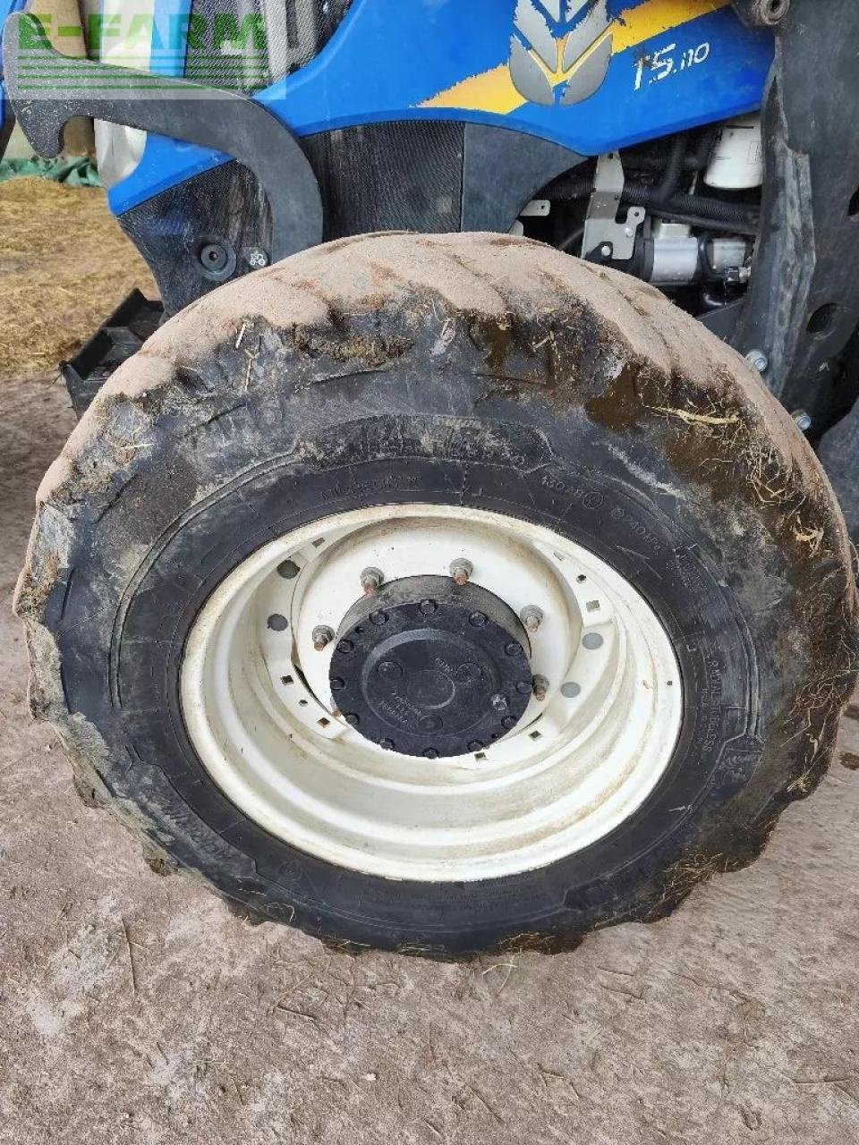 Traktor du type New Holland t5 110 électro command, Gebrauchtmaschine en CHAUVONCOURT (Photo 8)