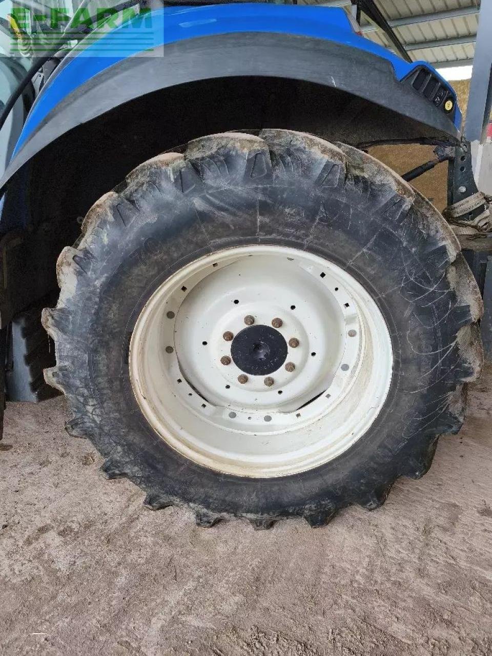 Traktor du type New Holland t5 110 électro command, Gebrauchtmaschine en CHAUVONCOURT (Photo 9)