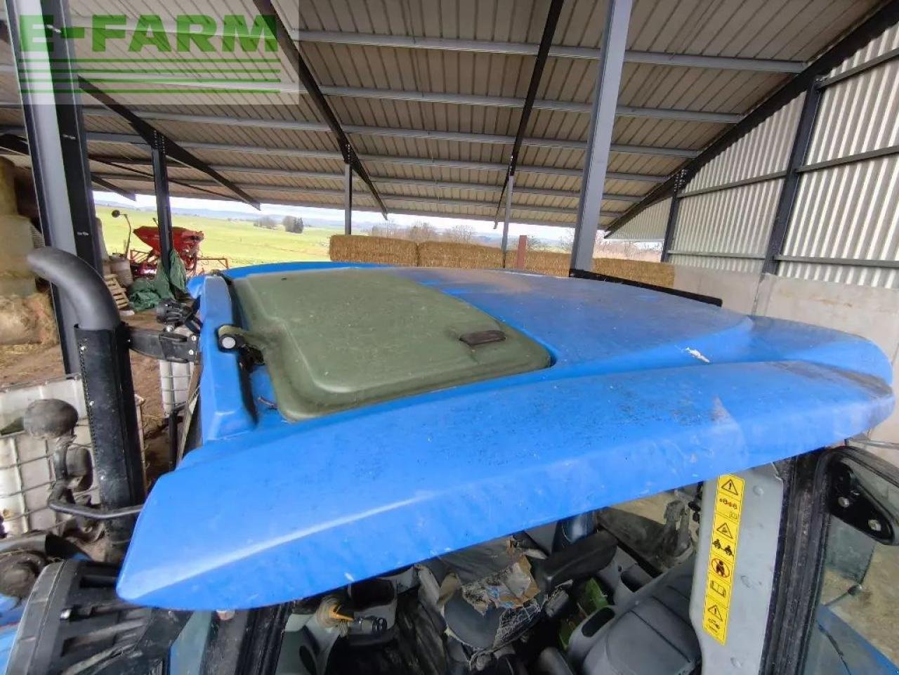 Traktor du type New Holland t5 110 électro command, Gebrauchtmaschine en CHAUVONCOURT (Photo 10)