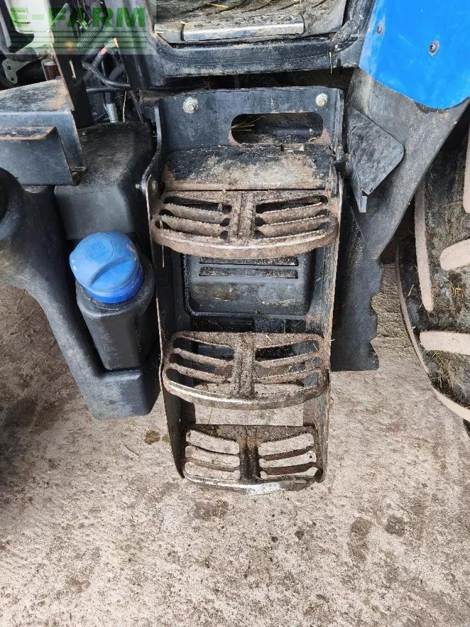 Traktor du type New Holland t5 110 électro command, Gebrauchtmaschine en CHAUVONCOURT (Photo 11)