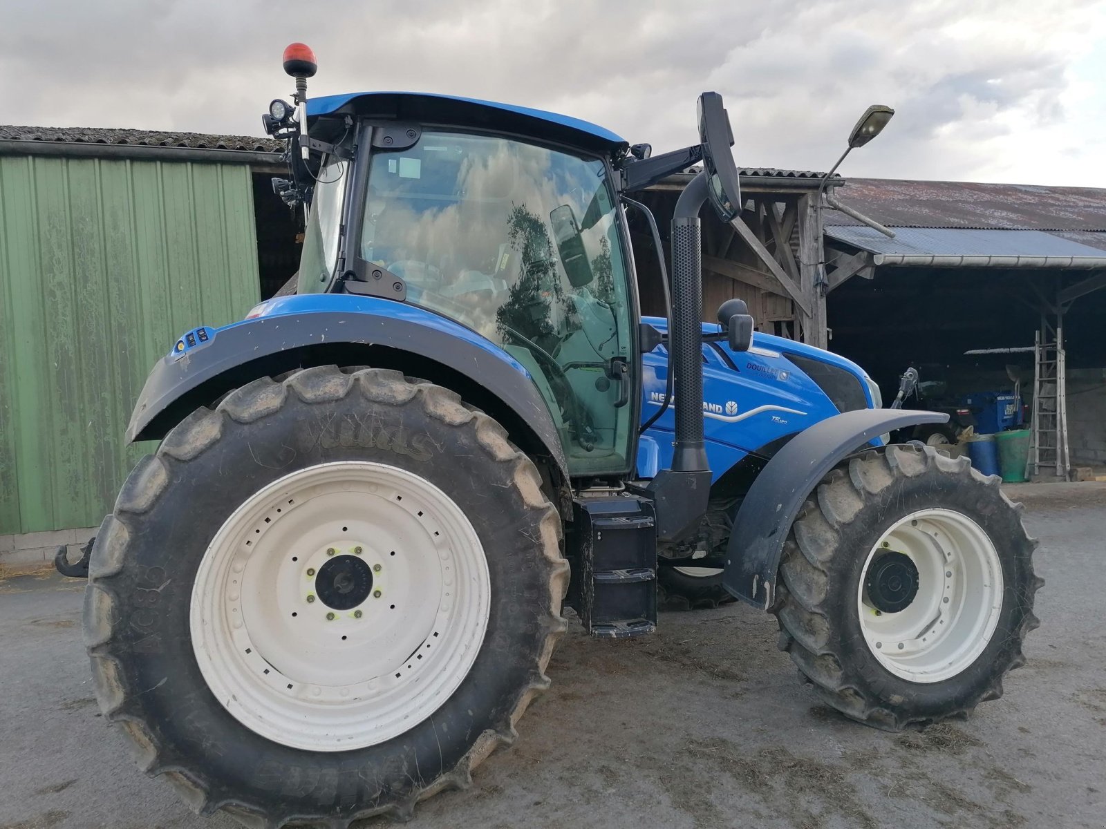 Traktor del tipo New Holland T5 120 DYNAMIC CDE, Gebrauchtmaschine en Le Horps (Imagen 6)