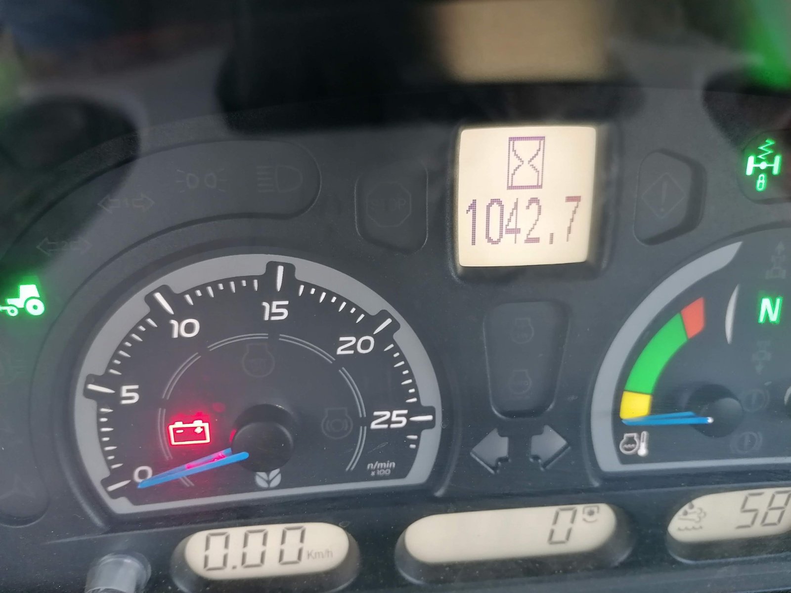 Traktor tip New Holland T5 120 DYNAMIC CDE, Gebrauchtmaschine in Le Horps (Poză 6)