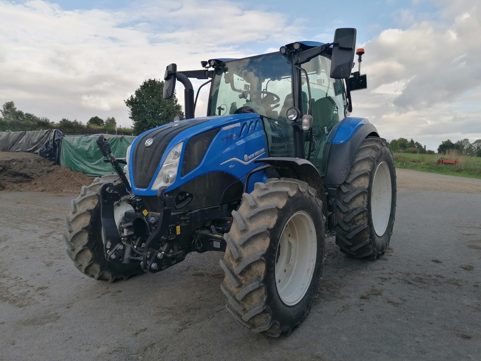 Traktor del tipo New Holland T5 120 DYNAMIC CDE, Gebrauchtmaschine en Le Horps (Imagen 1)
