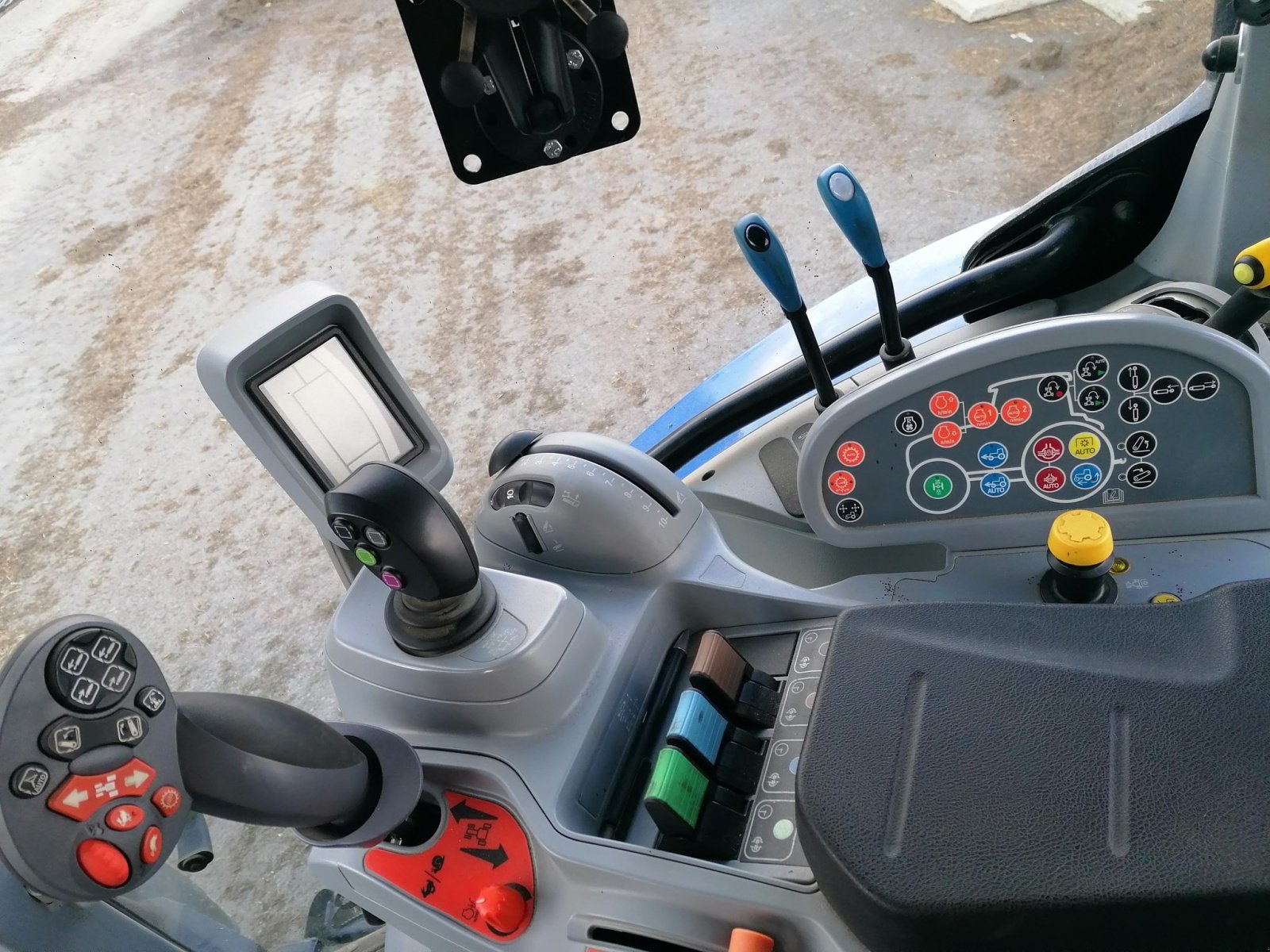 Traktor типа New Holland T5 120 DYNAMIC CDE, Gebrauchtmaschine в Le Horps (Фотография 7)