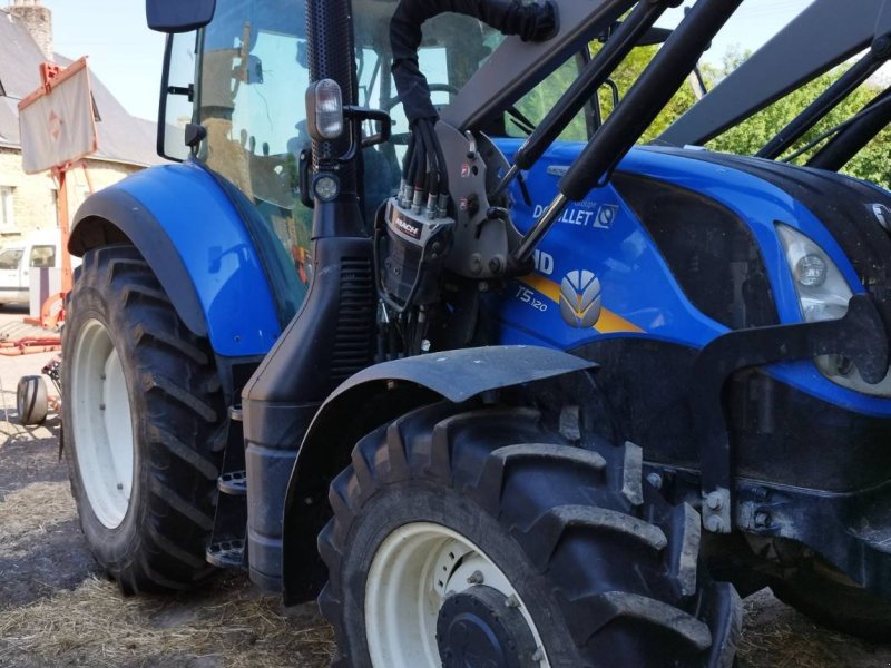 Traktor of the type New Holland T5 120 EC, Gebrauchtmaschine in Le Horps (Picture 1)