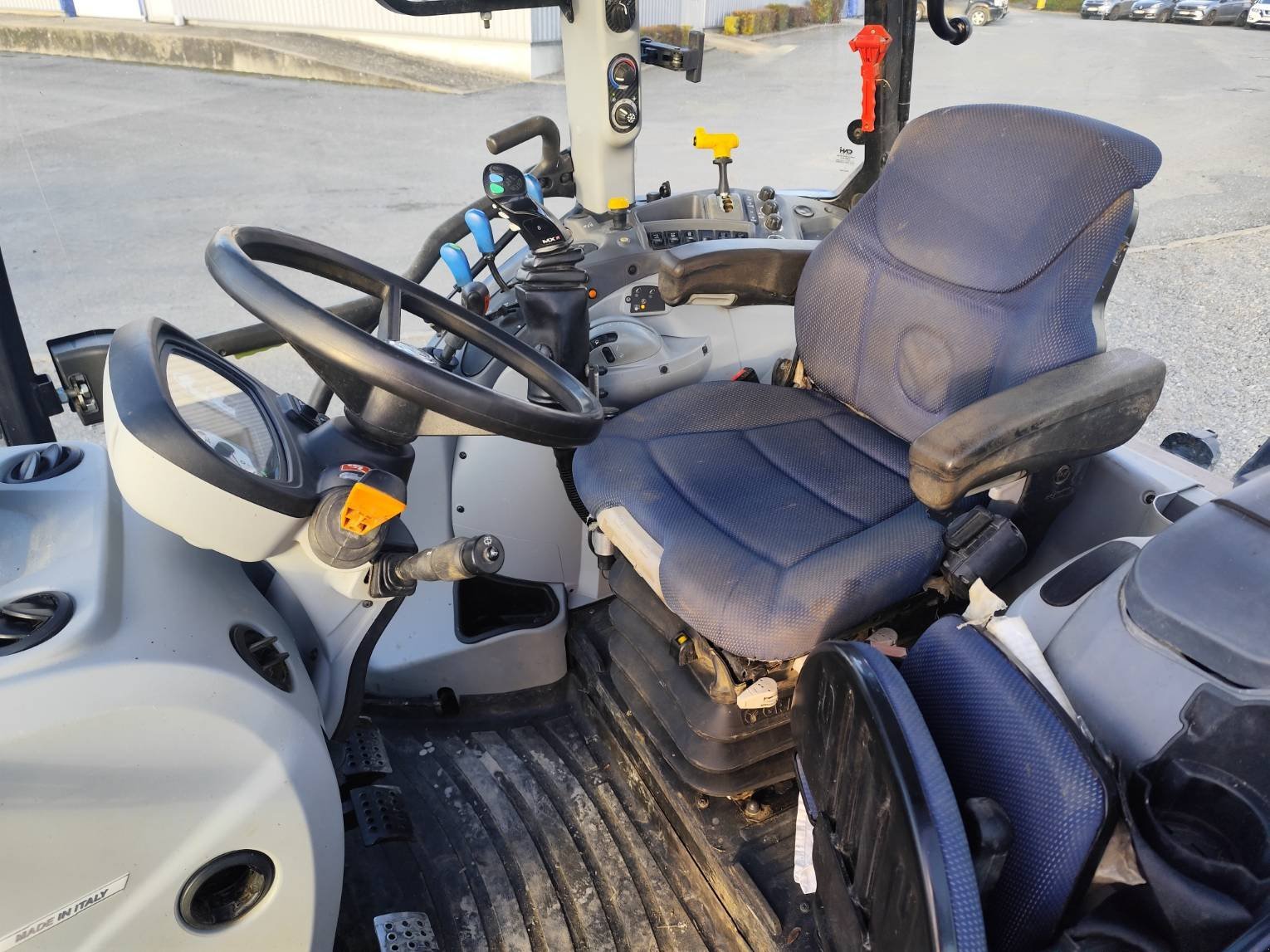 Traktor типа New Holland T5 120 EC, Gebrauchtmaschine в Le Horps (Фотография 4)