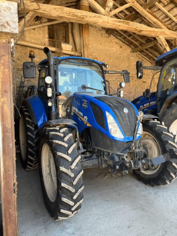 Traktor Türe ait New Holland T5 120 ELECTRO, Gebrauchtmaschine içinde ENNEZAT (resim 1)