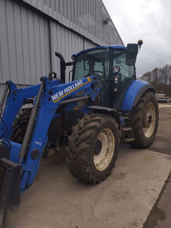 Traktor Türe ait New Holland T5 120 ELECTRO, Gebrauchtmaschine içinde ENNEZAT (resim 1)