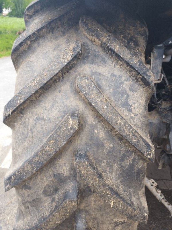 Traktor Türe ait New Holland T5 120 ELECTRO, Gebrauchtmaschine içinde ENNEZAT (resim 3)