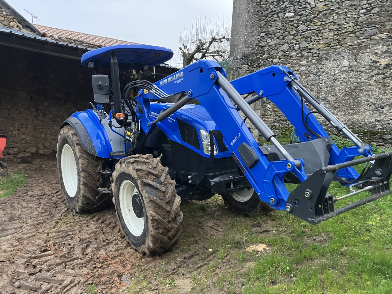 Traktor Türe ait New Holland T5 120, Gebrauchtmaschine içinde MORLHON LE HAUT (resim 7)