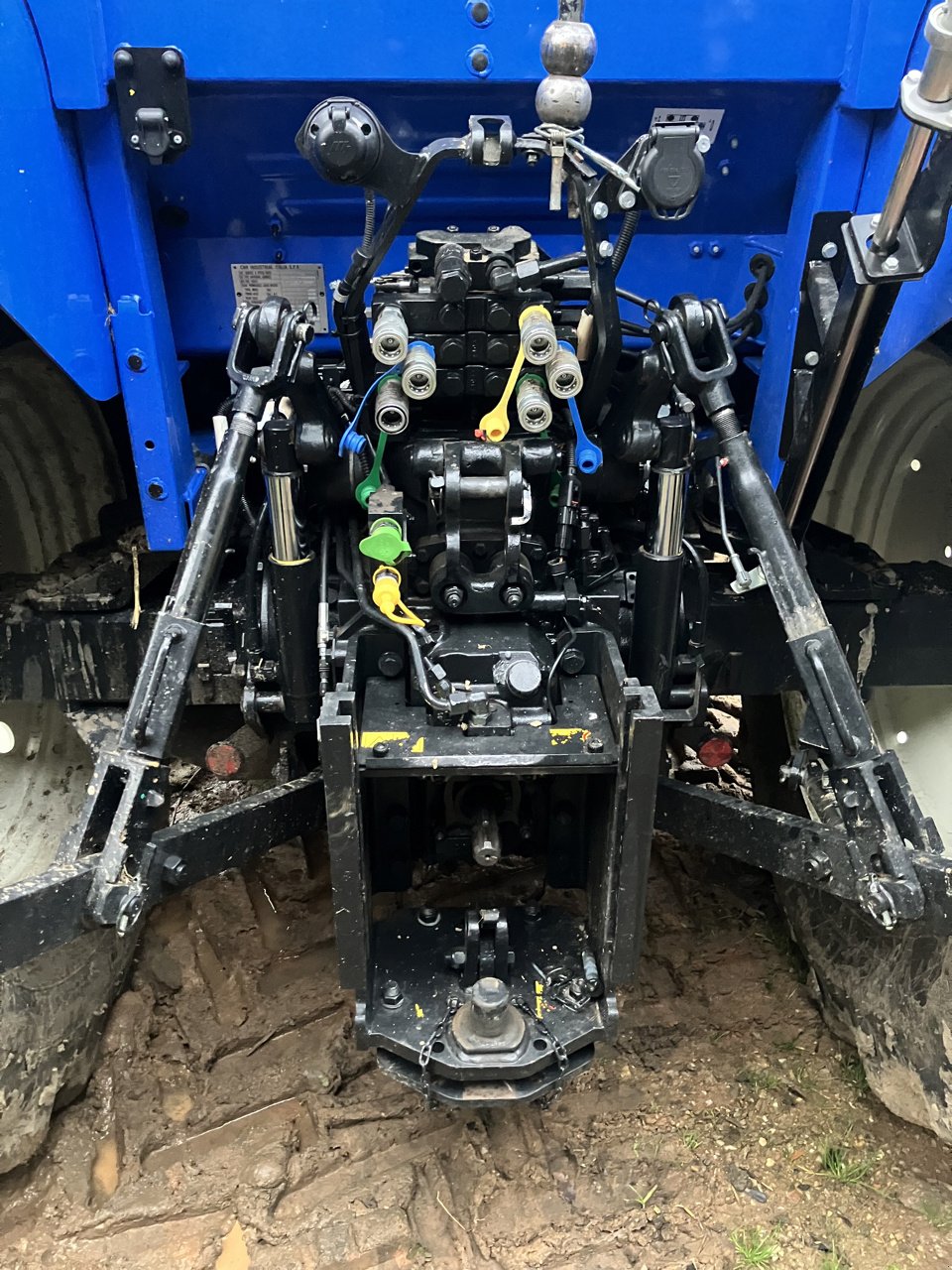 Traktor Türe ait New Holland T5 120, Gebrauchtmaschine içinde MORLHON LE HAUT (resim 8)