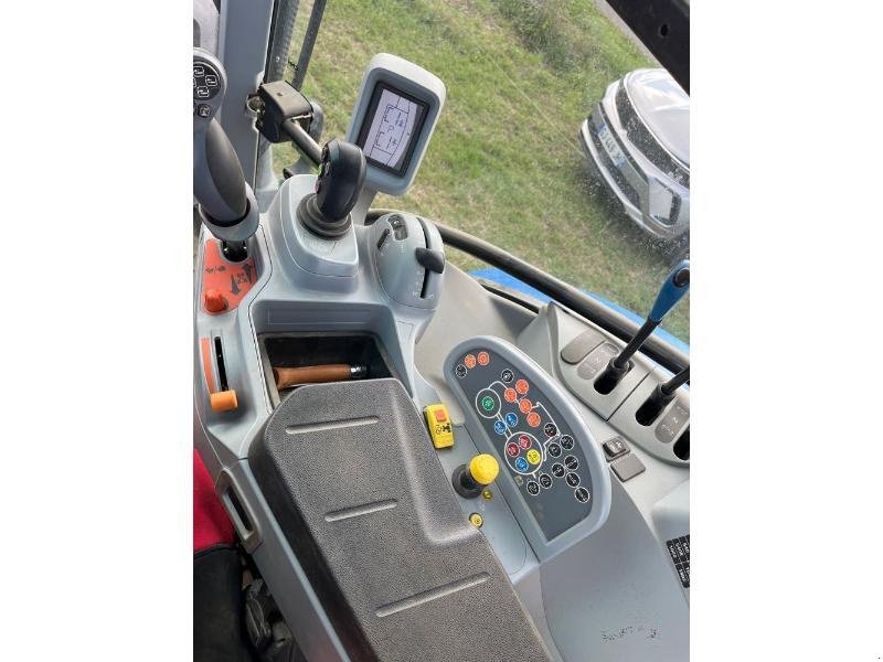 Traktor des Typs New Holland T5-120DY, Gebrauchtmaschine in ANTIGNY (Bild 6)