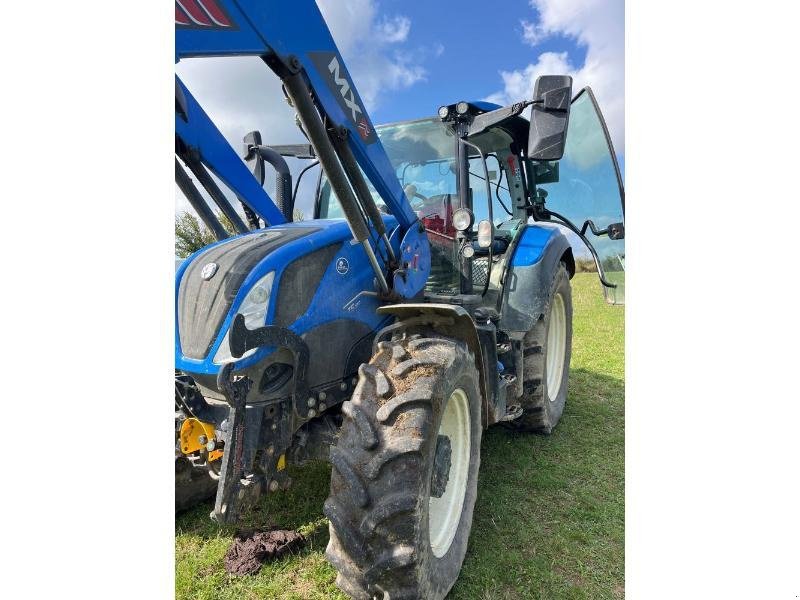 Traktor des Typs New Holland T5-120DY, Gebrauchtmaschine in ANTIGNY (Bild 1)