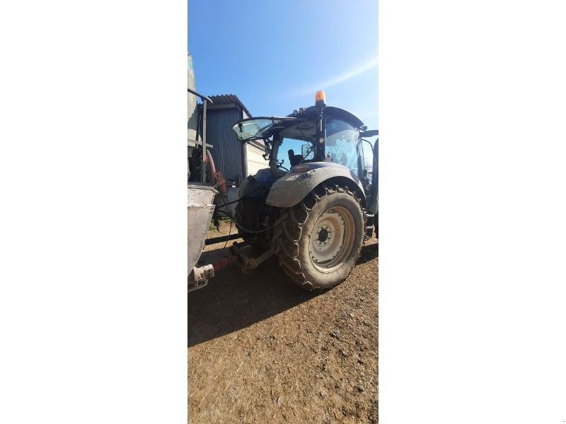 Traktor van het type New Holland T5-130DY, Gebrauchtmaschine in ANTIGNY (Foto 5)