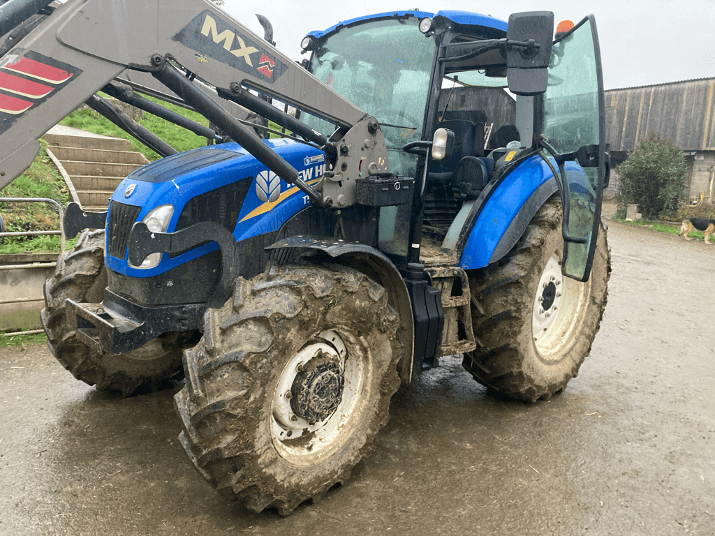 Traktor des Typs New Holland T5 95 DUAL COMMAND, Gebrauchtmaschine in TREMEUR (Bild 2)