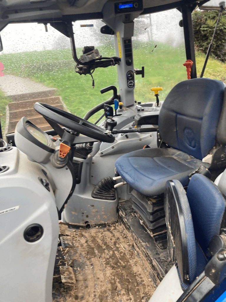 Traktor des Typs New Holland T5 95 DUAL COMMAND, Gebrauchtmaschine in TREMEUR (Bild 5)