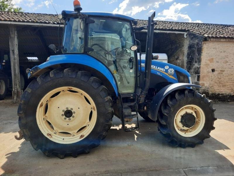 Traktor a típus New Holland T5-95, Gebrauchtmaschine ekkor: ANTIGNY (Kép 4)