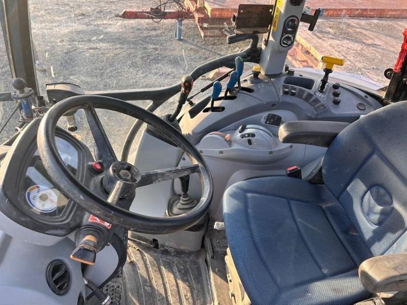 Traktor типа New Holland T5-95DC, Gebrauchtmaschine в ANTIGNY (Фотография 6)