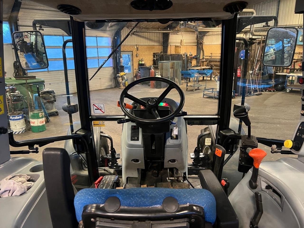 Traktor типа New Holland T5030, Gebrauchtmaschine в Middelfart (Фотография 5)