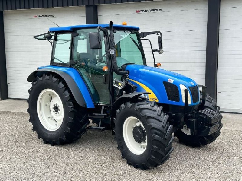 Traktor del tipo New Holland T5030, Gebrauchtmaschine In Linde (dr) (Immagine 1)