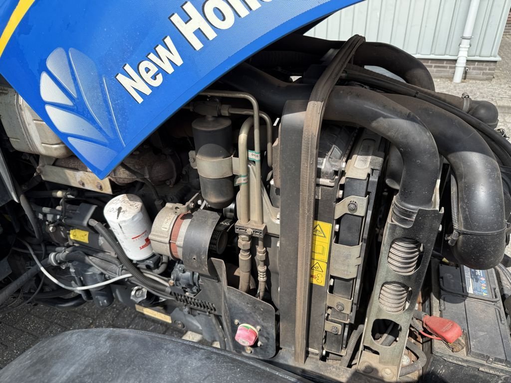 Traktor типа New Holland T5040 CAB + GPS, Gebrauchtmaschine в BOEKEL (Фотография 8)