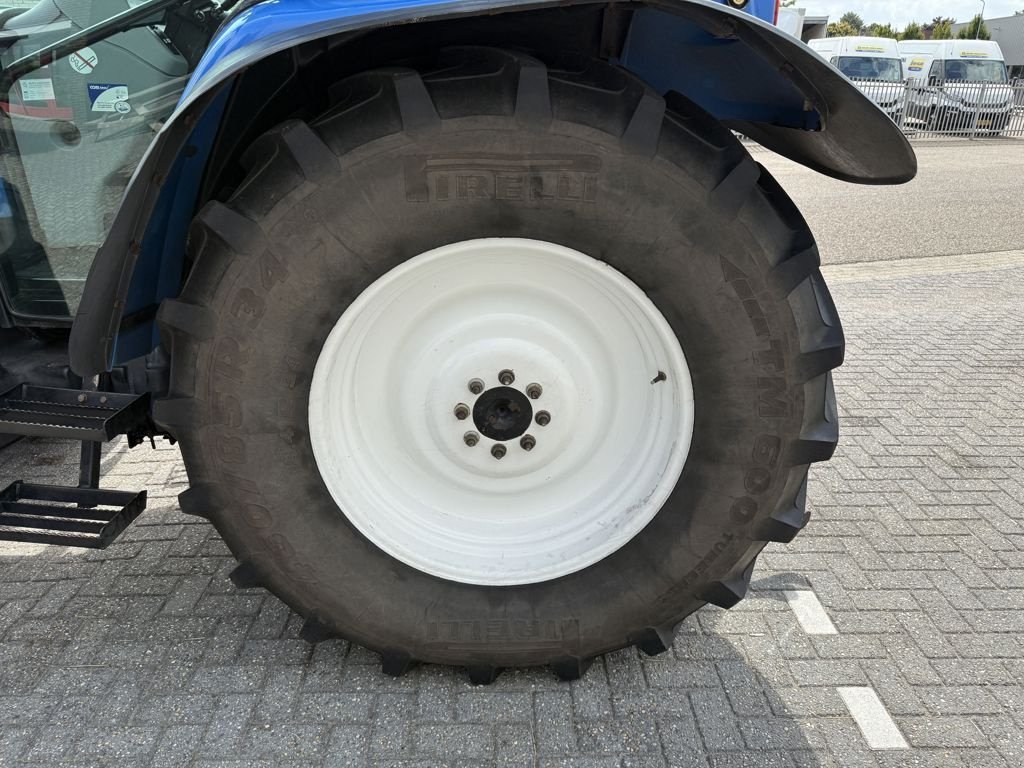 Traktor типа New Holland T5040 CAB + GPS, Gebrauchtmaschine в BOEKEL (Фотография 10)