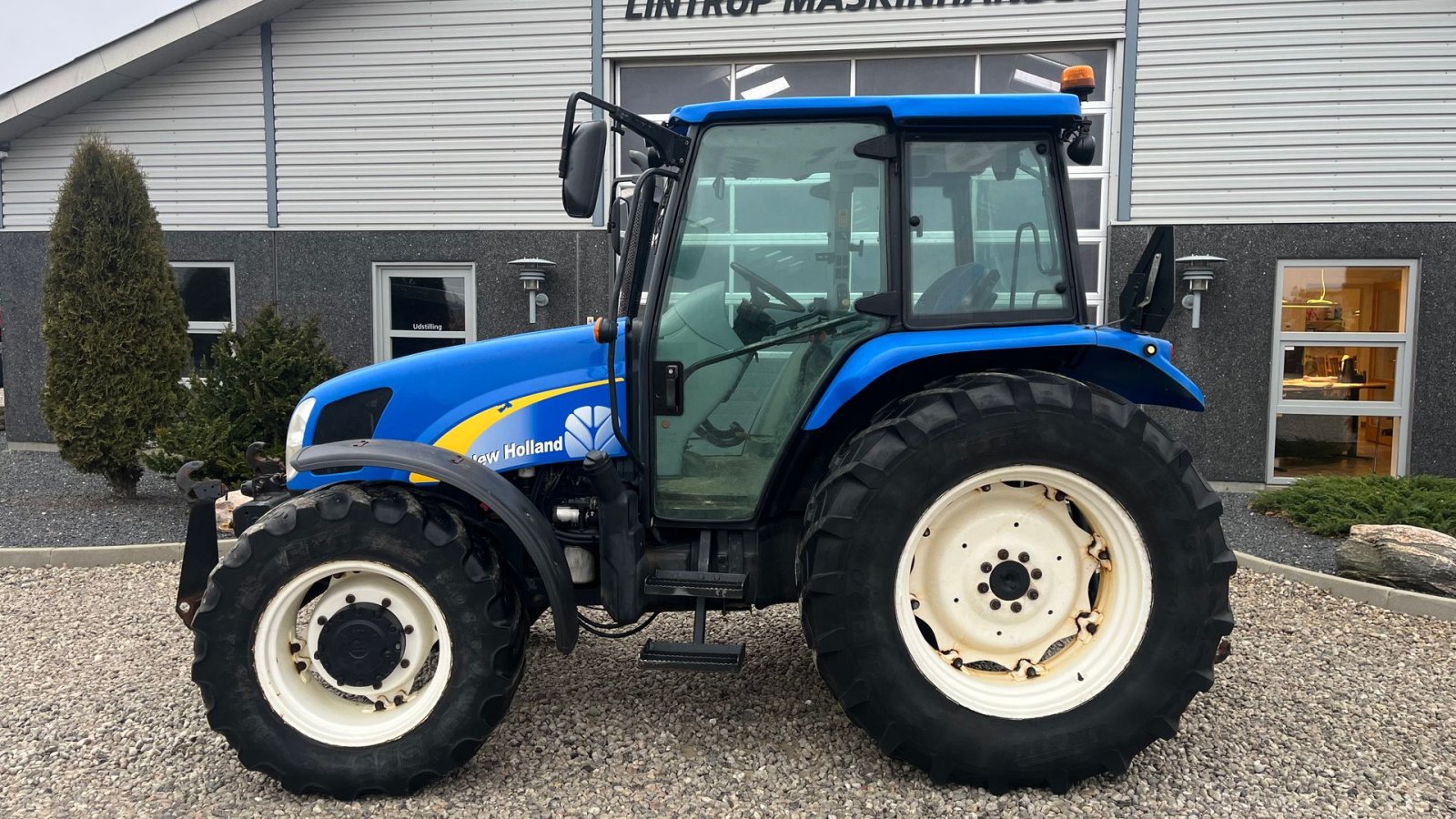 Traktor tip New Holland T5050 Med frontlift, Gebrauchtmaschine in Lintrup (Poză 11)