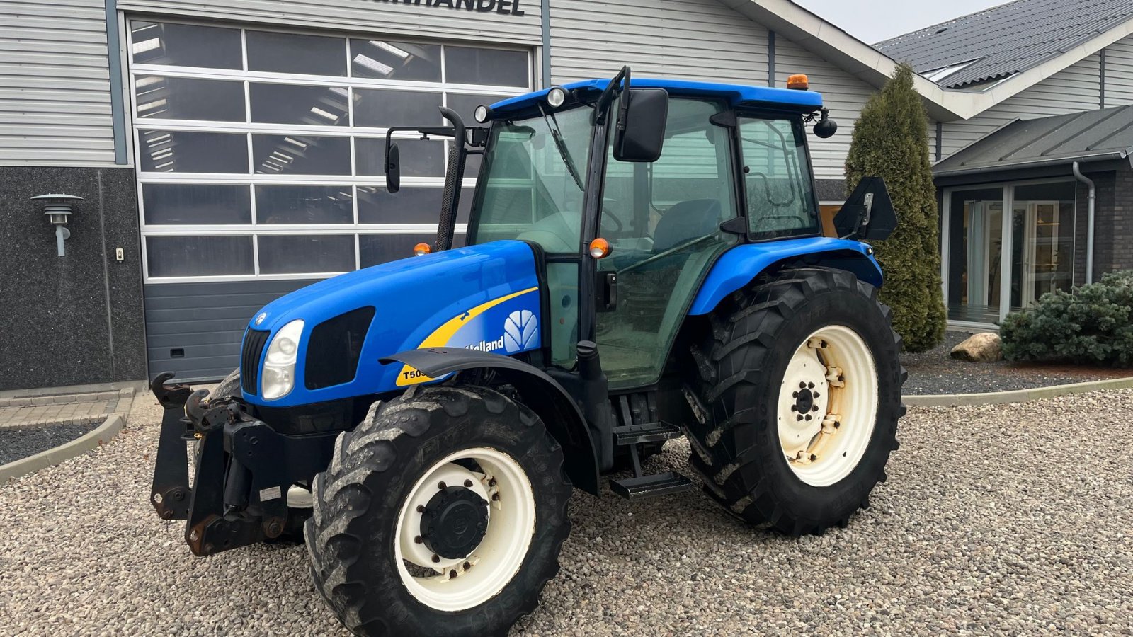 Traktor tip New Holland T5050 Med frontlift, Gebrauchtmaschine in Lintrup (Poză 2)