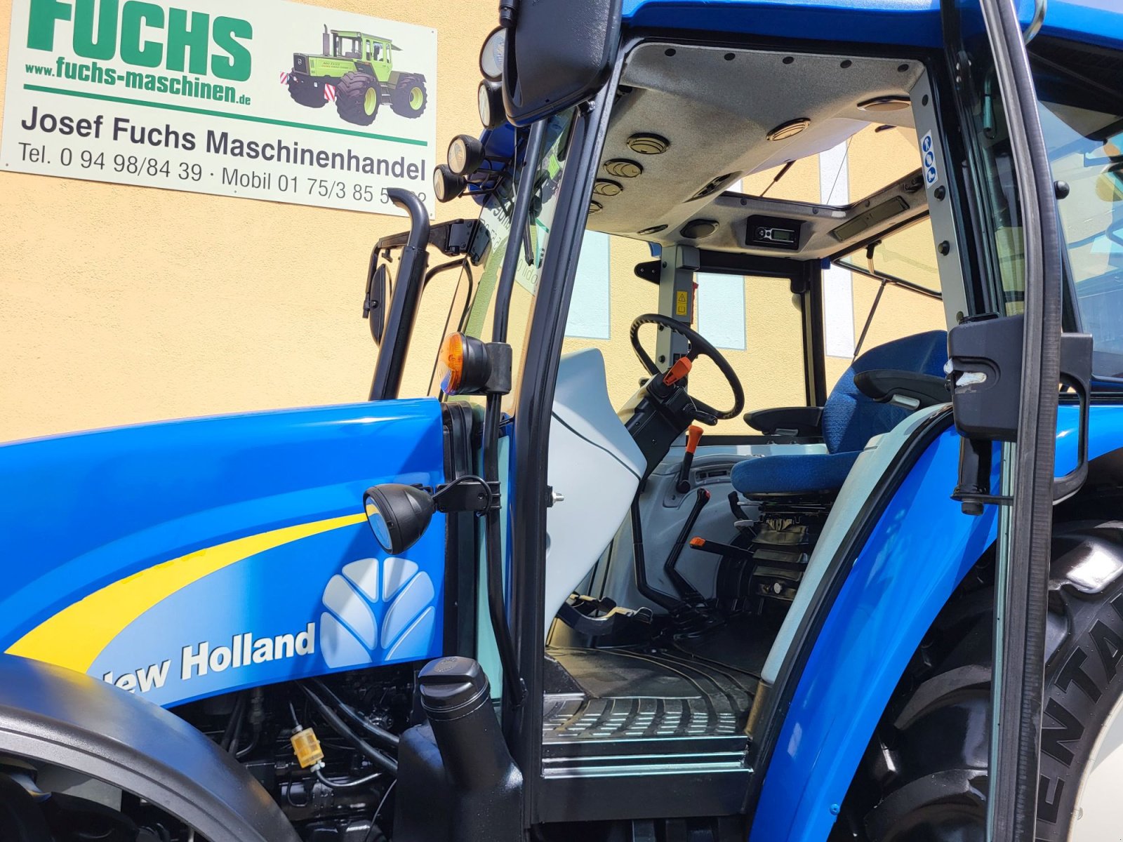Traktor des Typs New Holland T5050 mit Klimaanlage und Druckluft, Gebrauchtmaschine in Laaber (Bild 4)