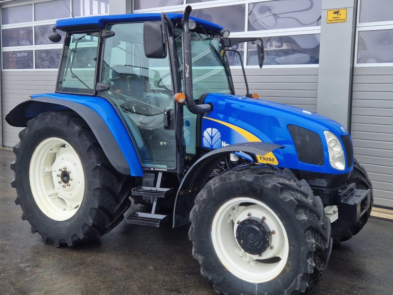 Traktor van het type New Holland T5050, Gebrauchtmaschine in Neureichenau (Foto 1)